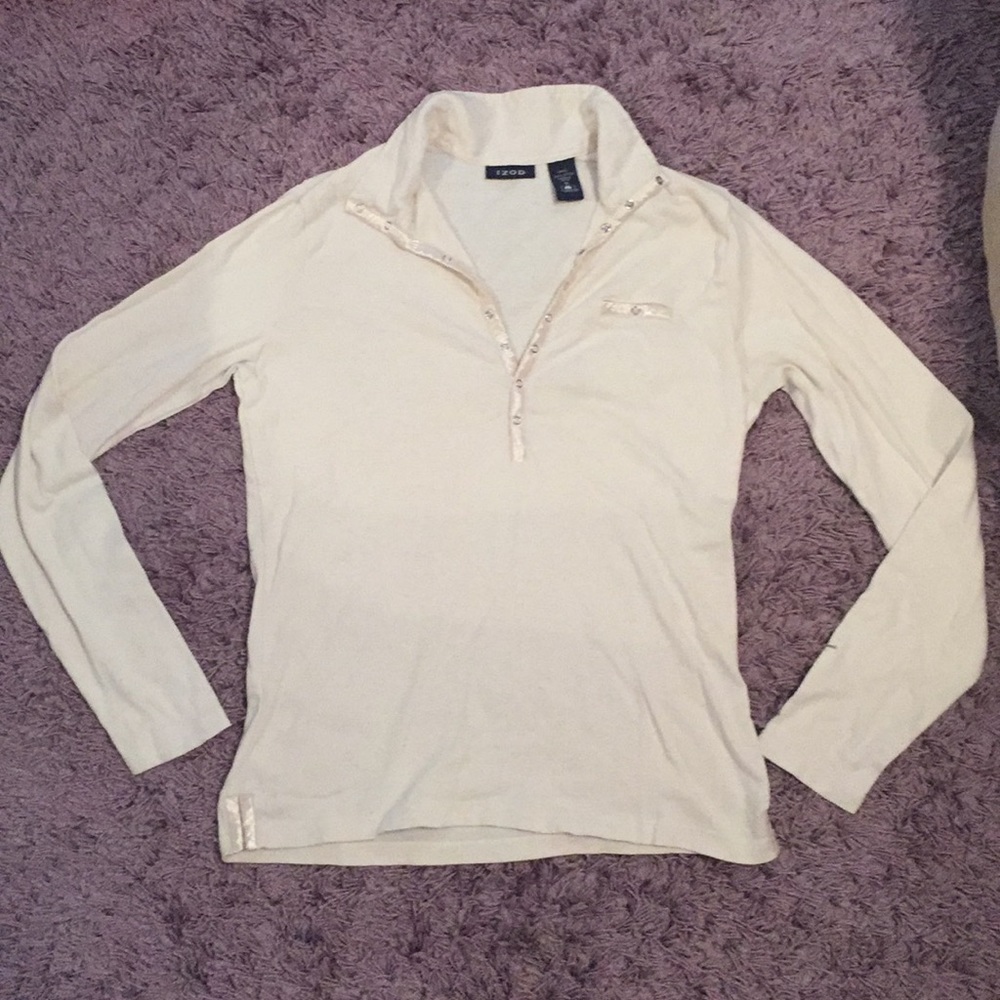 Long sleeve women’s IZOD snap shirt